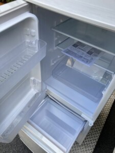 SHARP(シャープ)137L 2ドア冷蔵庫 SJ-D14F-W 2020年製