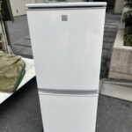 SHARP（シャープ）137L 2ドア冷蔵庫 SJ-14E6-KW 2019年製