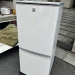 SHARP（シャープ）137L 2ドア冷蔵庫 SJ-14E6-KW 2019年製