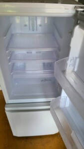 MITSUBISHI(三菱)146L 2ドア冷蔵庫 MR-P15EA-KW 2017年製