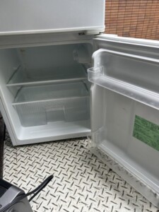 U-ING(ユーイング)90L 2ドア冷蔵庫 UR-D90J(W) 2018年製