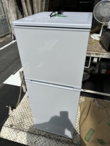 Abitelax(アビテラックス)139L 2ドア冷蔵庫 AR-131 2022年製