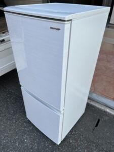 SHARP(シャープ) 2ドア冷蔵庫 SJ-D14F-W 2019年製