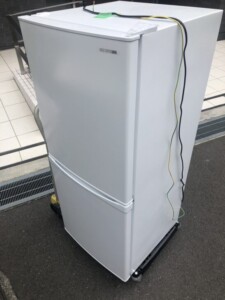 IRIS OHYAMA(アイリスオーヤマ)142L 2ドア冷蔵庫 IRSD-14A-W 2021年製