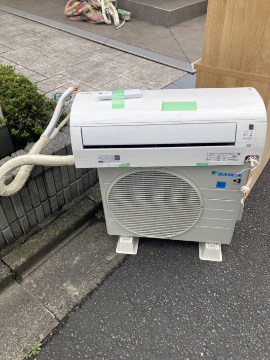 DAIKIN（ダイキン）2.2kW ルームエアコン F22YTES-W 2021年製