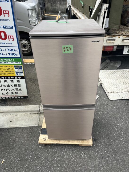 2019年製のSHARP2ドア冷蔵庫をご案内に大阪府高槻市へ行きました