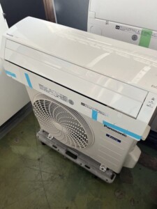 Panasonic(パナソニック) 2.2kw ルームエアコン CS-221DER-W 2021年製