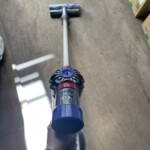 dyson（ダイソン）コードレスクリーナー　SV10