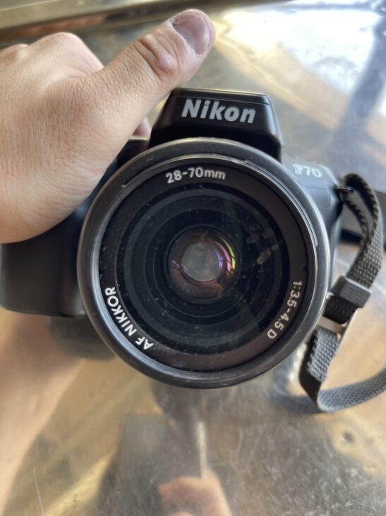 Nikon F70 デジタル一眼レフカメラ 28-70mmレンズ付き Nikon F70 デジタル一眼レフカメラ 28-70mmレンズ付き