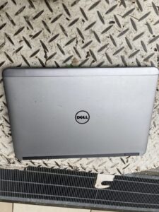 Dell(デル)Latitude E7240 Core i3搭載モデル