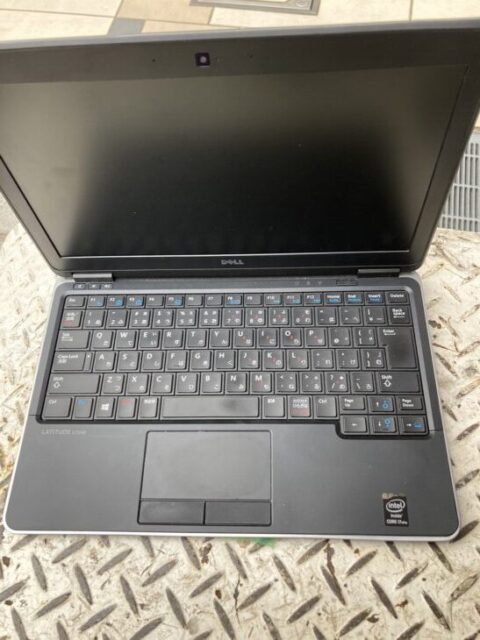 Dell（デル）Latitude E7240 Core i3搭載モデル