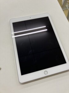Apple(アップル)iPad 第6世代 Wi-Fi+Cellular A1954 128GB シルバー