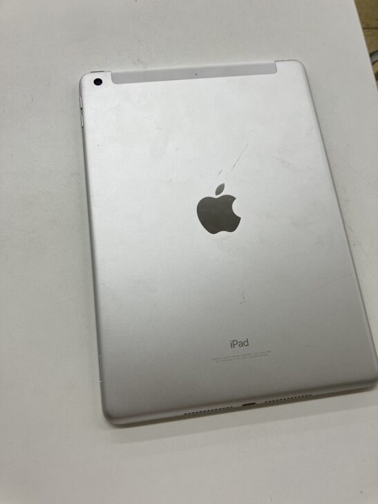 Apple（アップル）iPad 第6世代 Wi-Fi＋Cellular A1954 128GB シルバー