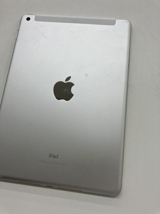 Apple iPad A1823 ホワイト 32GB 第5世代 Restored Apple iPad 5th Gen A1823 (WiFi + Cellular Unlocked) 32GB