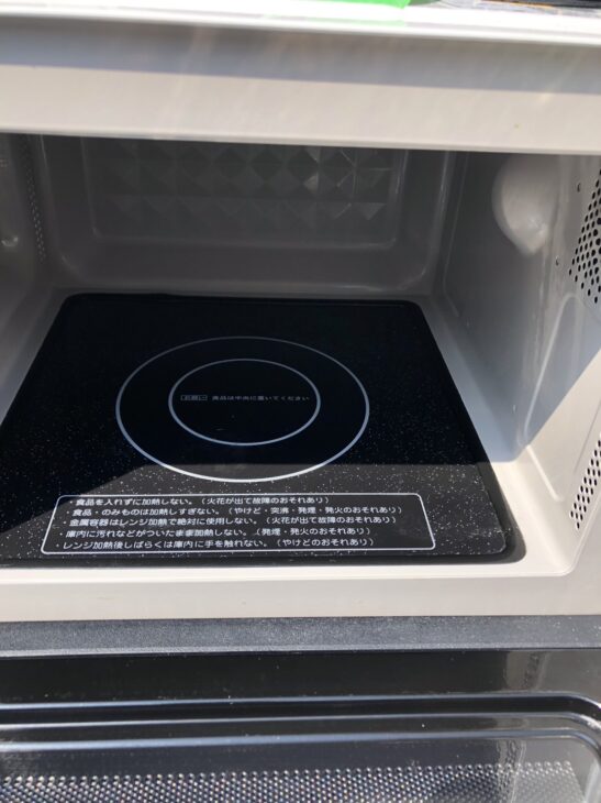 アイリスオーヤマ　電子レンジ(引取、近場お届けだと嬉しいです) 電子レンジ 18L ホワイト | アイリスオーヤマ | KMB-F186-W
