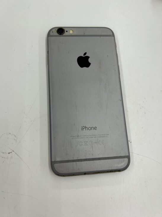 Apple（アップル）iPhone6 16GB A1586 シルバー