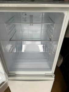 SHARP(シャープ)137L 2ドア冷蔵庫 SJ-D14E-W 2019年製