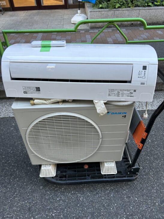 DAIKIN（ダイキン）2.2kW ルームエアコン F22ZTES-W 2022年製