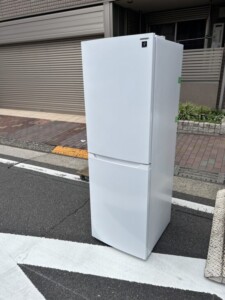 SHARP(シャープ)230L 2ドア冷蔵庫 SJ-BD23K-W 2023年製