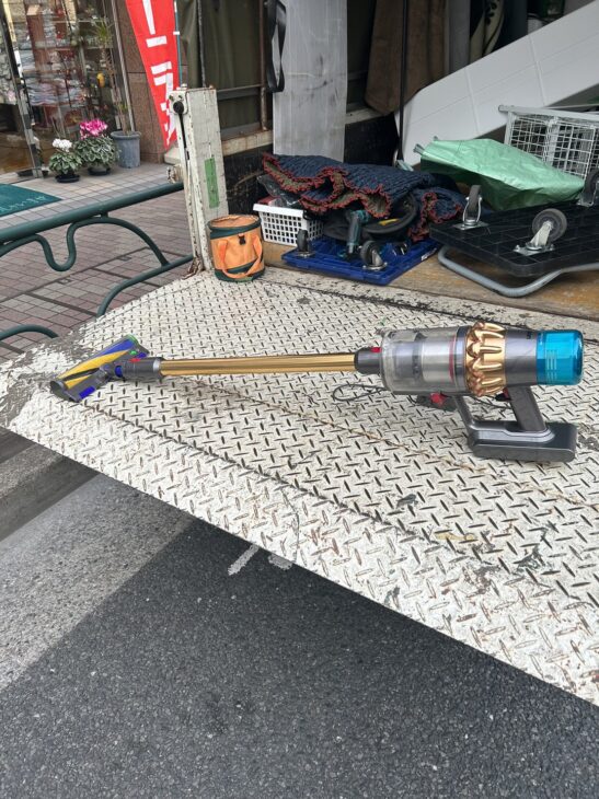 美品 純正バッテリー交換済 dyson コードレスクリーナー SV22 V15 楽天市場】Dyson ダイソン 純正バッテリー 正規品 Dyson V15 Detect