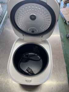 YAMAZEN(山善)マイコンジャー炊飯器 YJP-M10(W) 2021年製