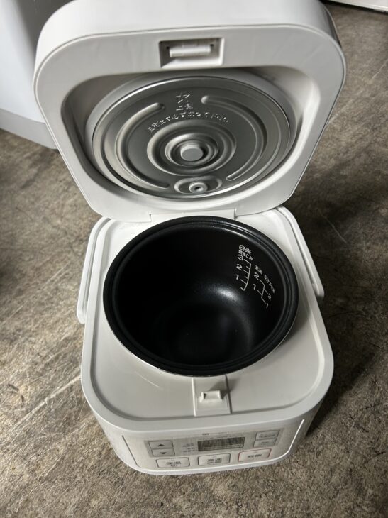 横浜市港南区【出張買取】ニトリの炊飯器 SN-A5WHと山善の電子レンジ 