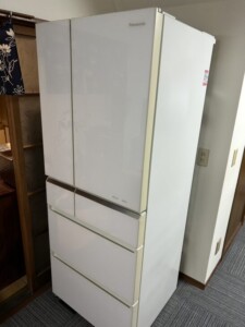 Panasonic(パナソニック)470L 6ドア冷蔵庫 NR-FPM472S-W 2017年製