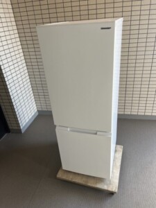 SHARP(シャープ)179L 2ドア冷蔵庫 SJ-D18J-W 2023年製