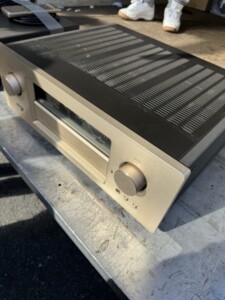 Accuphase(アキュフェーズ)プリメインアンプ E-406V