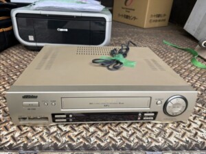 Victor(ビクター)ビデオカセットレコーダー HR-V100 1999年製