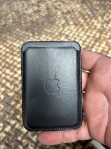 Apple(アップル)MagSafe対応iPhoneファインウーブンウォレット