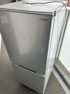 SHARP(シャープ)152L 2ドア冷蔵庫 SJ-D15G-S 2020年製