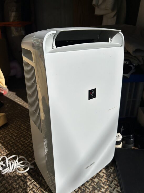 シャープ製の除湿機を目黒区にて【出張査定】 CM-L100-W ｜出張買取MAX