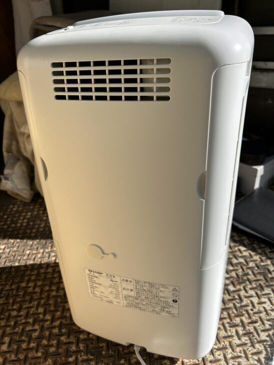 SHARP CM-L100-W シャープ　除湿機 シャープ製の除湿機を目黒区にて【出張査定】 CM-L100-W ｜出張買取MAX