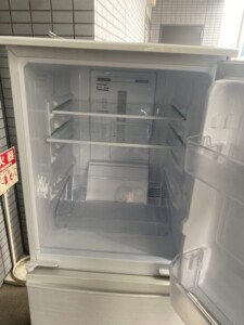 SHARP(シャープ)137L 2ドア冷蔵庫 SJ-D14F-W 2020年製