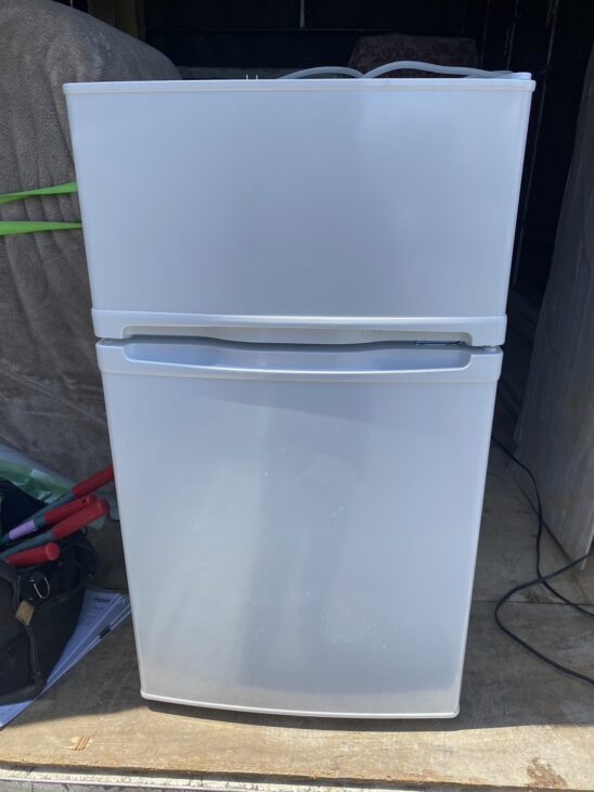 maxzen（マクスゼン）85L 2ドア冷蔵庫 JR085HM01WH 2022年製
