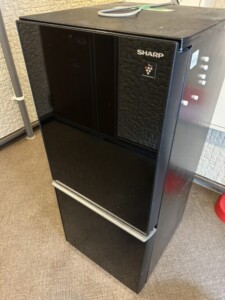 SHARP(シャープ)137L 2ドア冷蔵庫 SJ-GD14F-B 2020年製