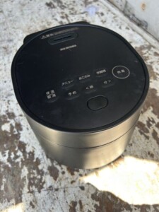 IRIS OHYAMA(アイリスオーヤマ)ジャー炊飯器 RC-MGA30-B 2023年製