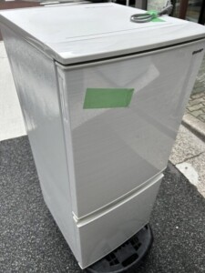 SHARP(シャープ)137L 2ドア冷蔵庫 SJ-D14F-W 2020年製