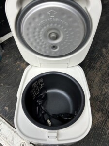 IRIS OHYAMA(アイリスオーヤマ)ジャー炊飯器 ERC-MA30-W 2016年製