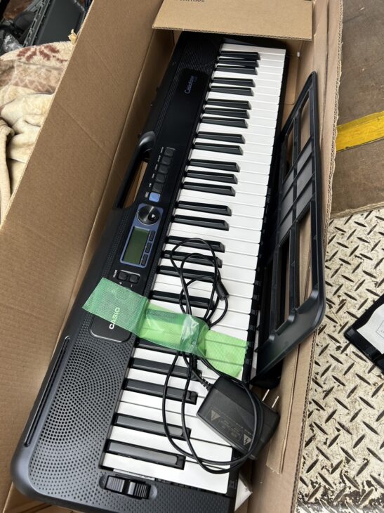 CASIO（カシオ）電子キーボード CT-S300