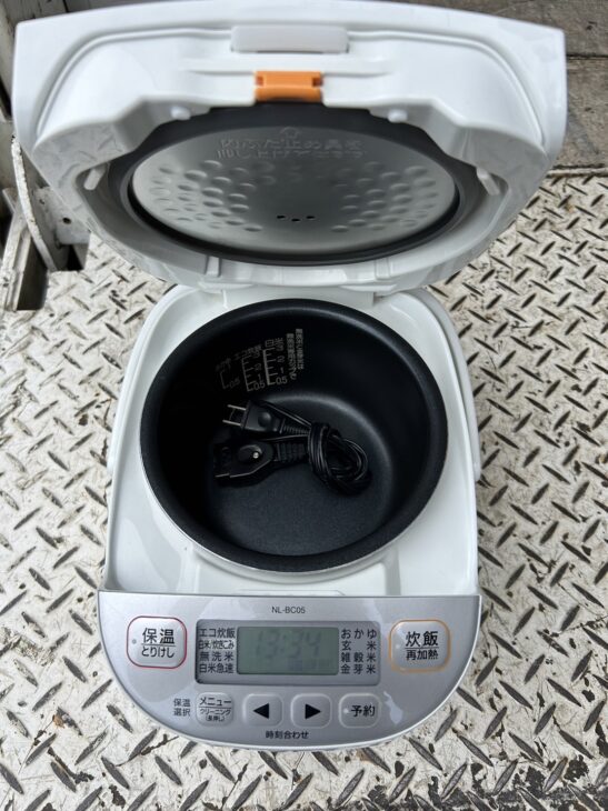 象印の炊飯ジャー NL-BC05、シャープの洗濯機 ES-GE5C【査定