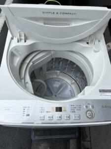 SHARP(シャープ)5.5キロ 全自動洗濯機 ES-GE5C-W 2019年製