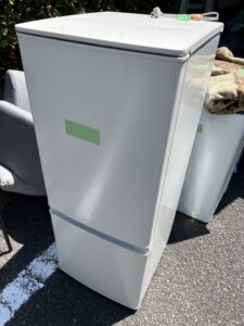 MITSUBISHI(三菱)146L 2ドア冷蔵庫 MR-P15H-W 2023年製