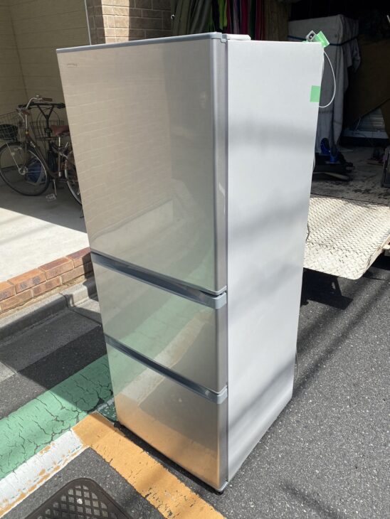 決まりました☆TOSHIBA★2020年製☆3ドア☆330L☆格安☆綺麗な中古品☆ 状態良好のTOSHIBA（東芝）330L 3ドア冷蔵庫 GR-H34S（S) 2016年製を