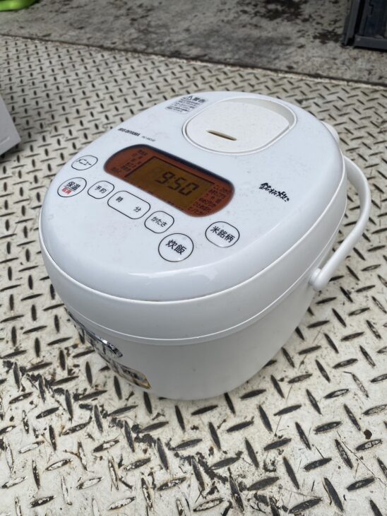 アイリスオーヤマ製のジャー炊飯器 RC-MD30-W 2020年製【出張査定