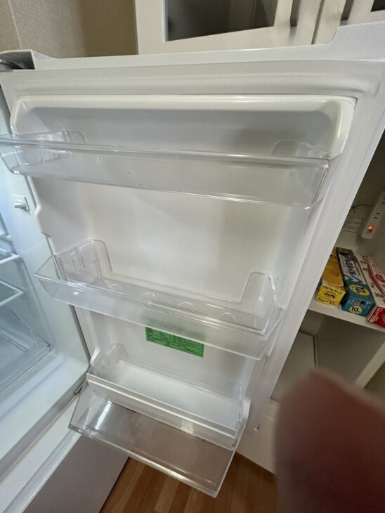 【取引中】冷蔵庫 待望のNEWカラー！】セカンド冷蔵庫にピッタリの置きやすさ！121L冷凍