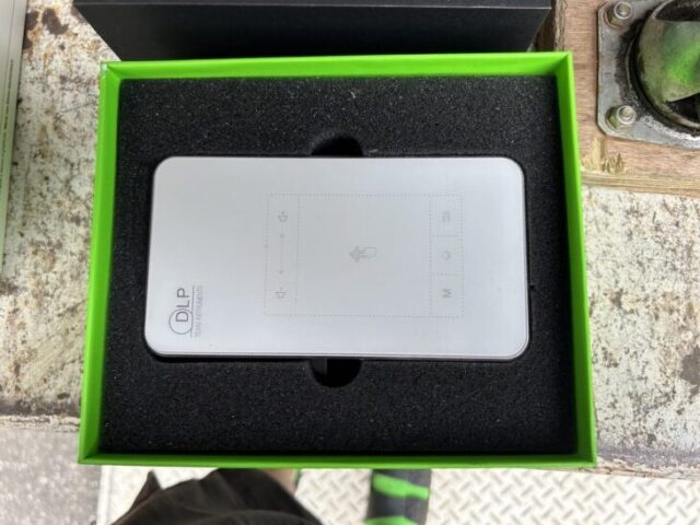 Hotack モバイルスマートプロジェクター T11