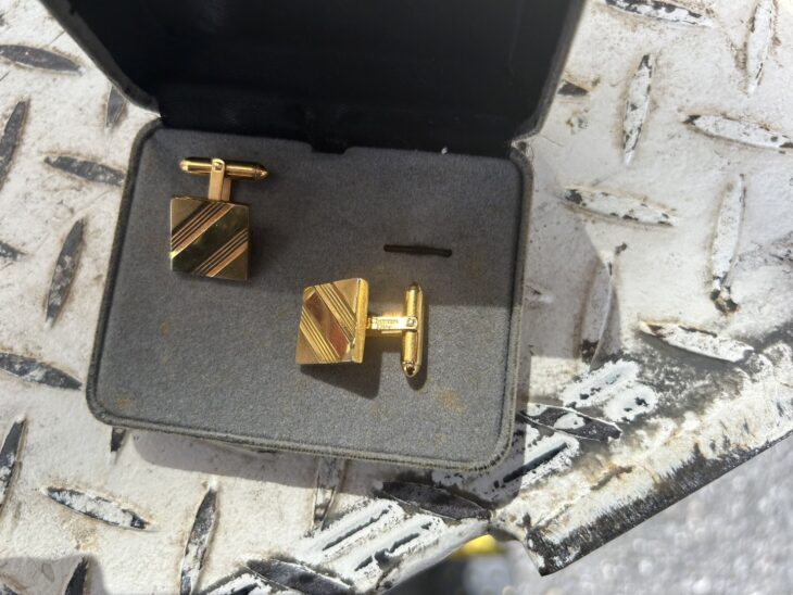 Dior 美品 カフス １点のみ所蔵品 今だけ値下げ 兵庫県神戸市でクリスチャンディオールのカスフボタンを拝見しま