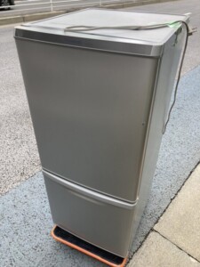 Panasonic(パナソニック)138L 2ドア冷蔵庫 NR-B14AW-S 2018年製